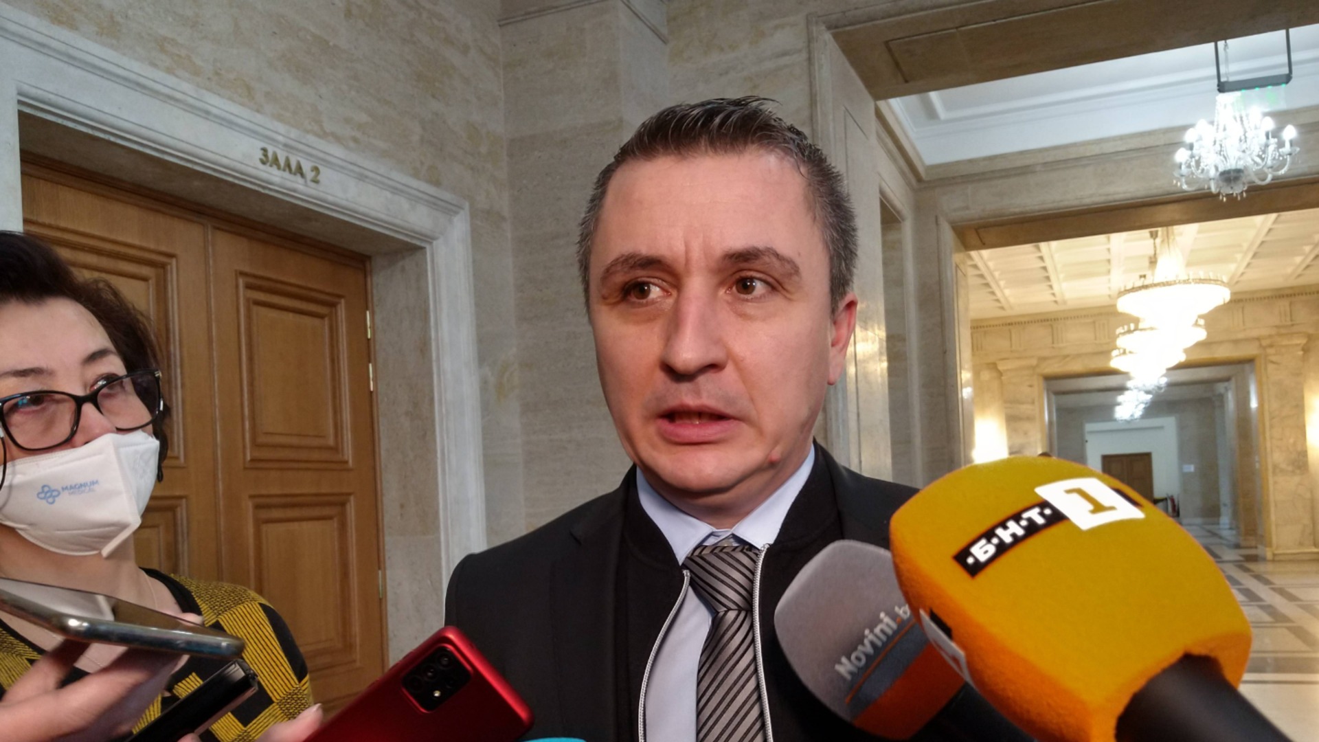 Экс-министр: Поскольку они хотят быть крутыми, они обанкротят государство