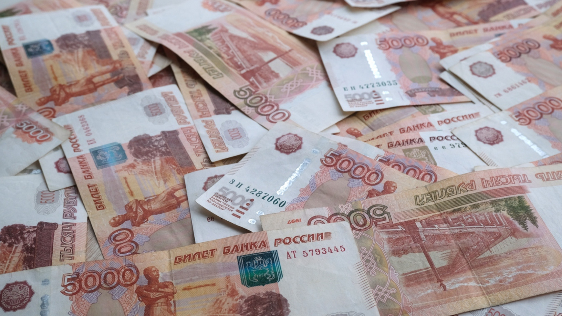 Палата представителей приняла повышенные налоги для финансирования войны в Украине