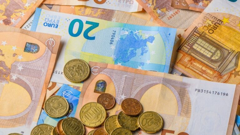 Курс евро к доллару тяготеет к важной границе