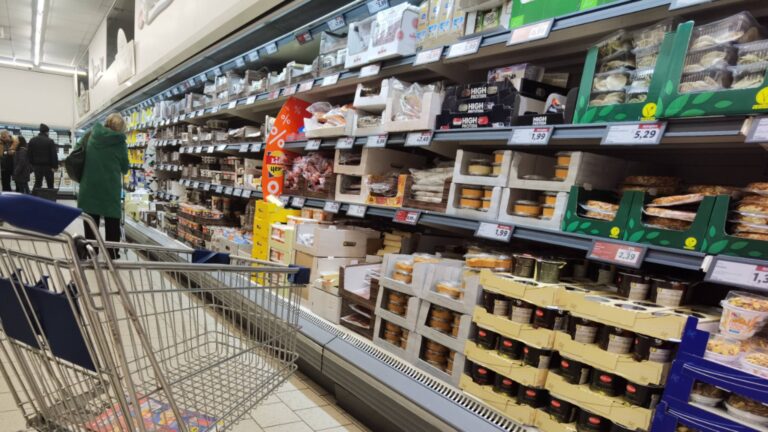 «Магазин для народа» проходит в Пловдивско, но с стендами