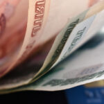 Почти 99 миллиардов долларов долга выпало на Россию из-за войны на Украине только в 2025 году