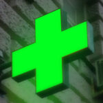 Во львовской аптеке мужчина требовал лекарства бесплатно и угрожал оружием