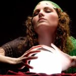 «Звезды говорят со мной» для инвесторов: экстрасенсы Facebook в нашей стране прогнозируют цену золота