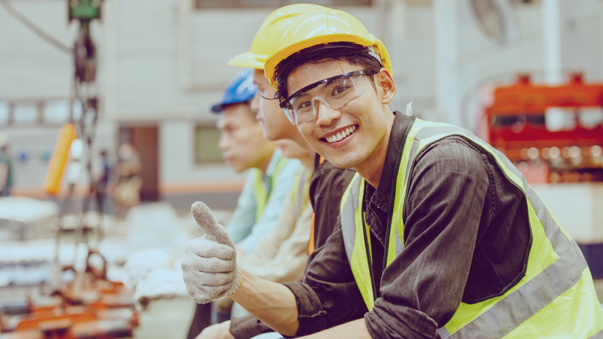 Филиппинцы, бангладешцы, нигерийцы: Иностранные рабочие в нашей стране тратят 300 левов в месяц, остальное отправляют домой