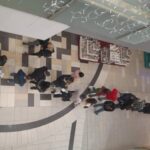 Евроистерия: Очереди за дорогими евро – по глупости или сомнительным деньгам