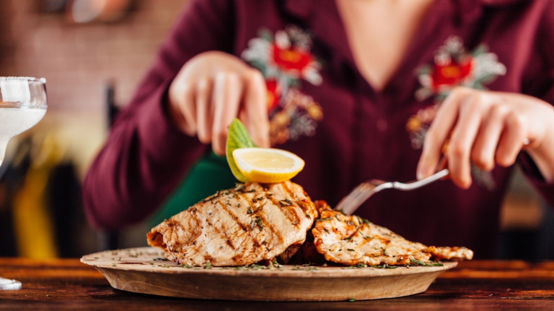 Как приготовить нежнейшие куриные стейки в духовке