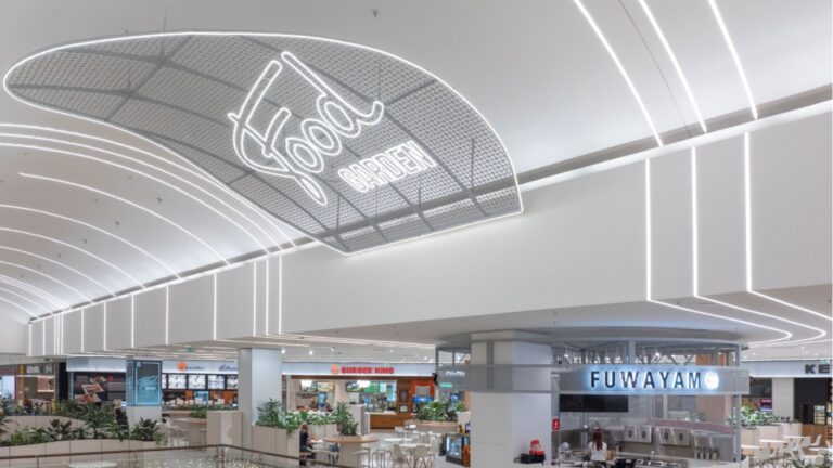 Центр Сердика открыл новую столовую - Food Garden