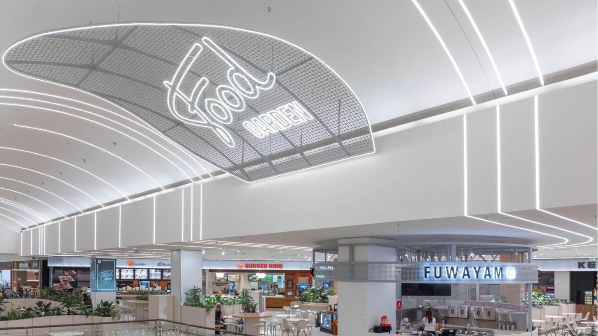 Центр Сердика открыл новую столовую - Food Garden