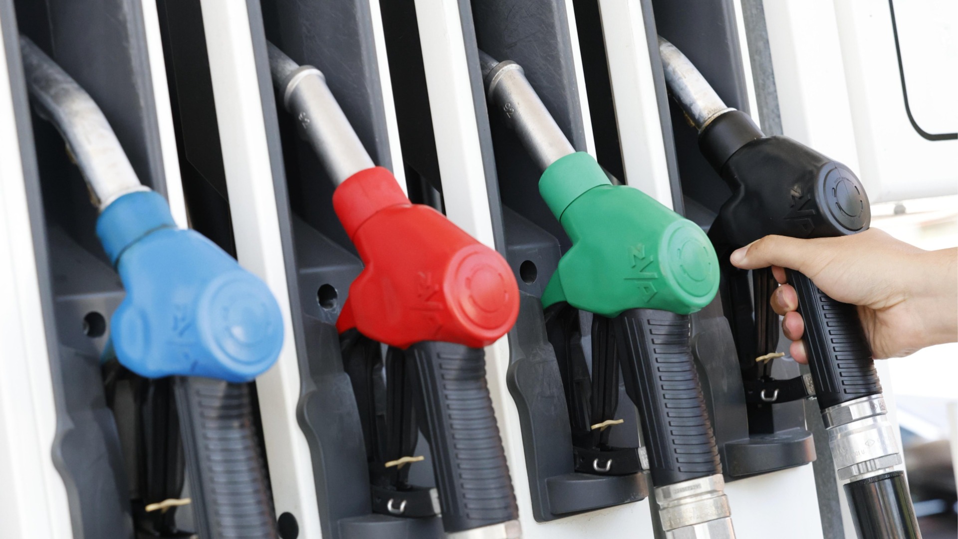 Будет ли расти цена на бензин? Святослав Бенчев пояснил