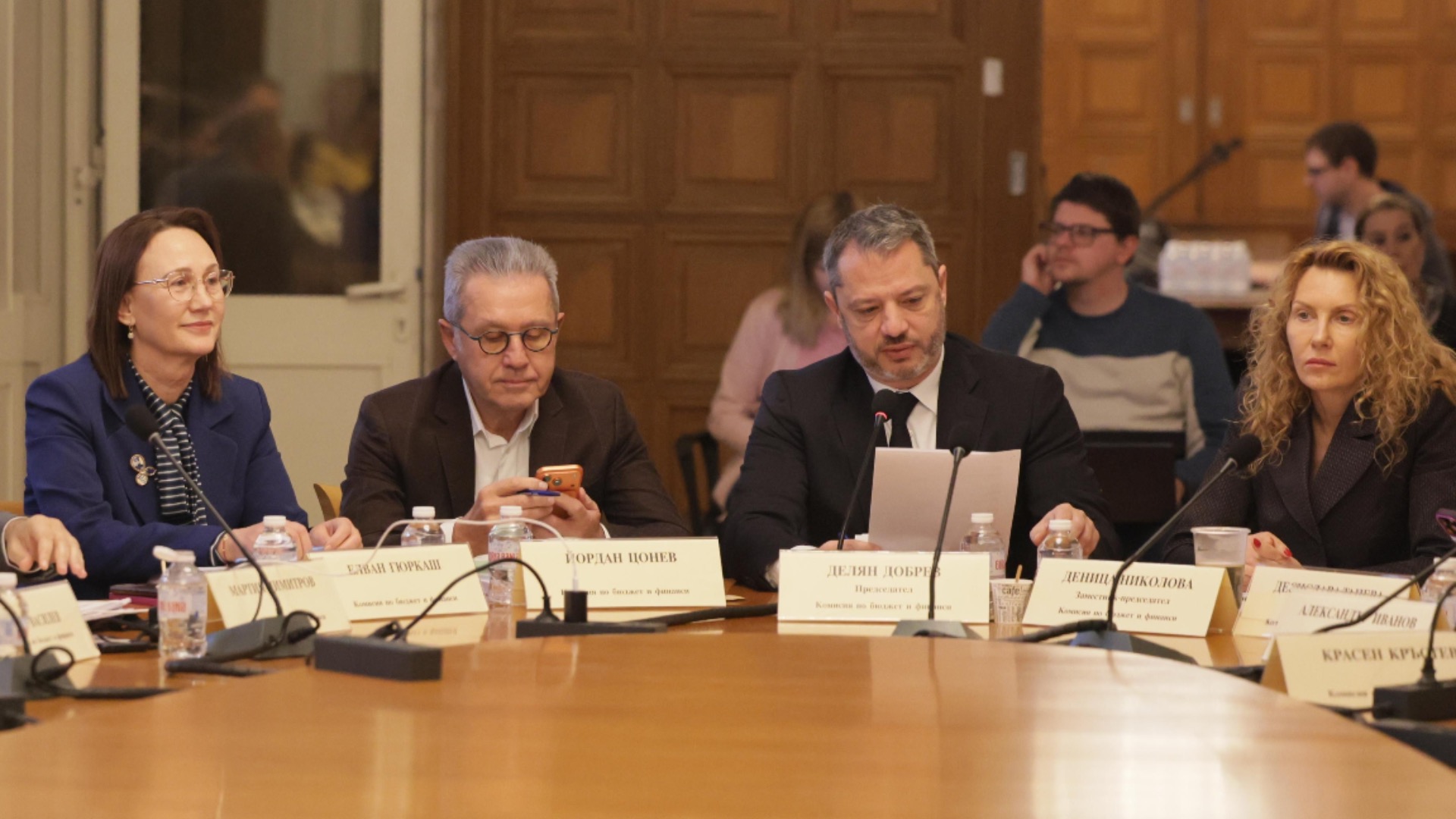 За день до протестов: Бюджет прошел первое чтение в комитете