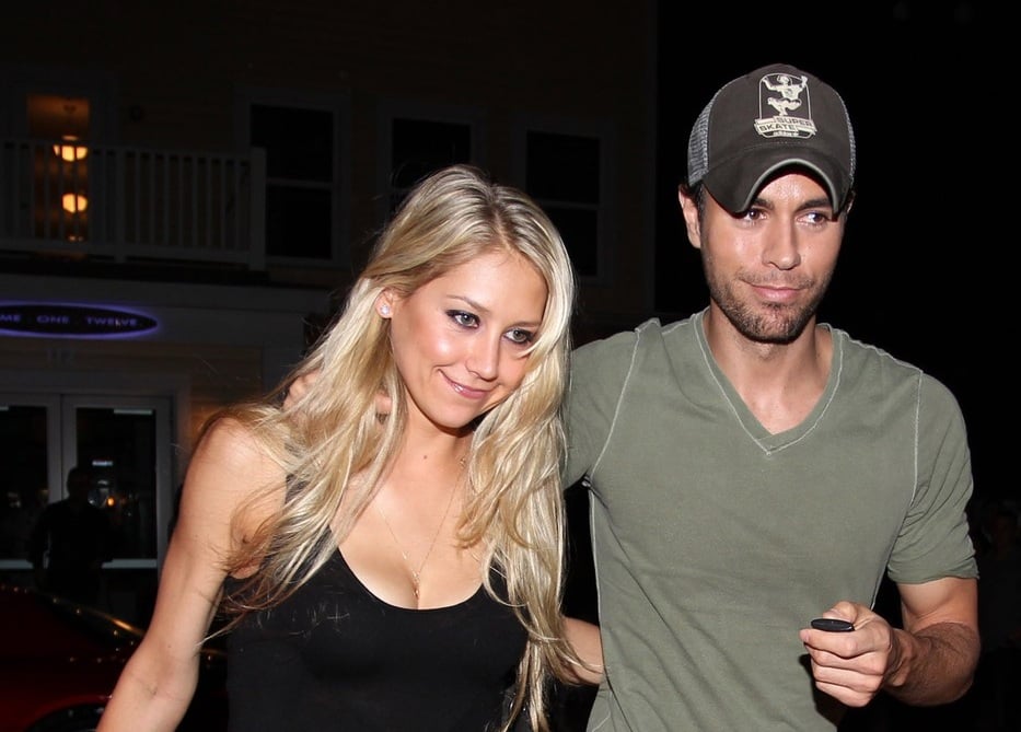 Анна Курникова и Энрике Иглесиас стали родителями в четвертый раз. Первые фотографии малыша