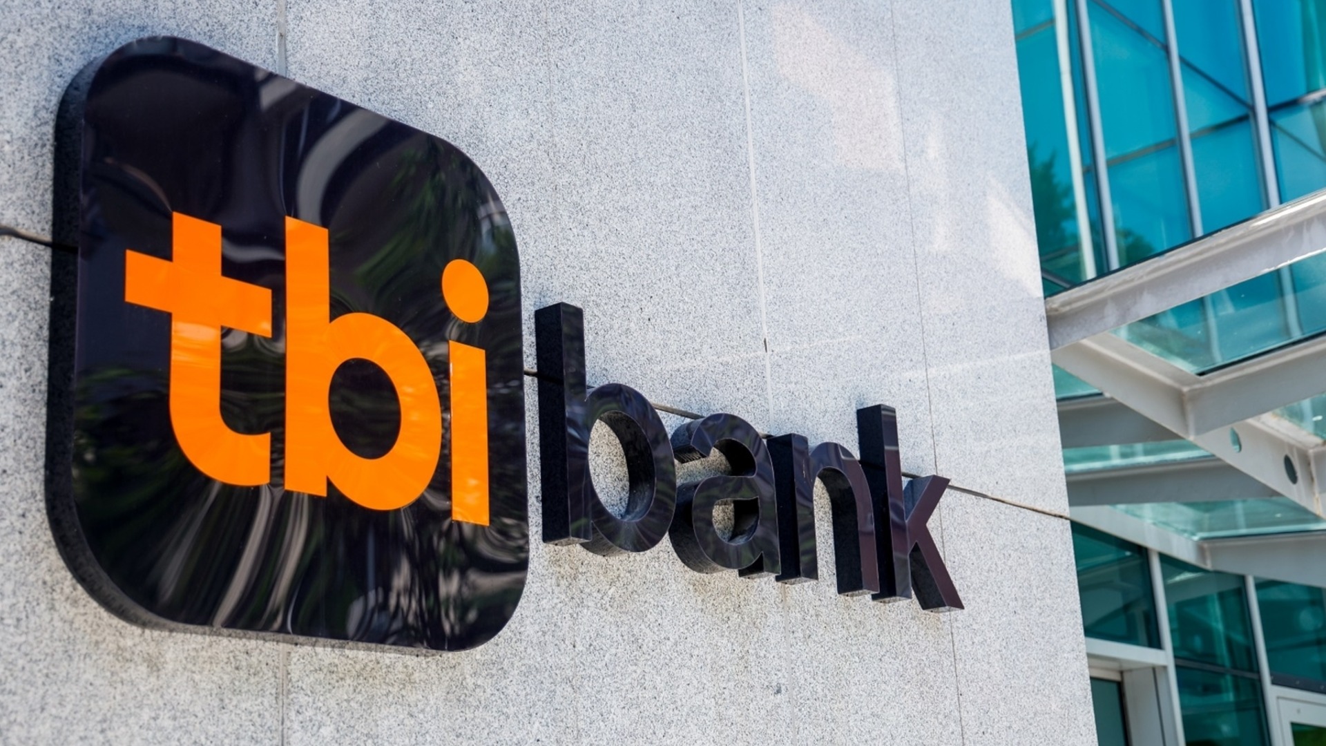 Банк TBI досрочно купил облигации на 20 млн евро и намекнул о своих планах на 2026 год.