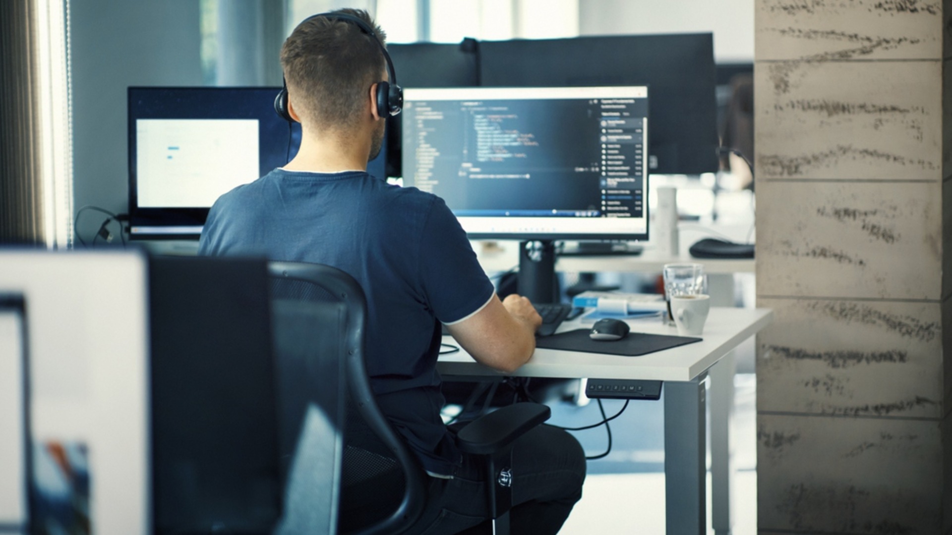 ИТ-сектор: мы генерируем 11 миллиардов левов в год, государство не должно нам мешать