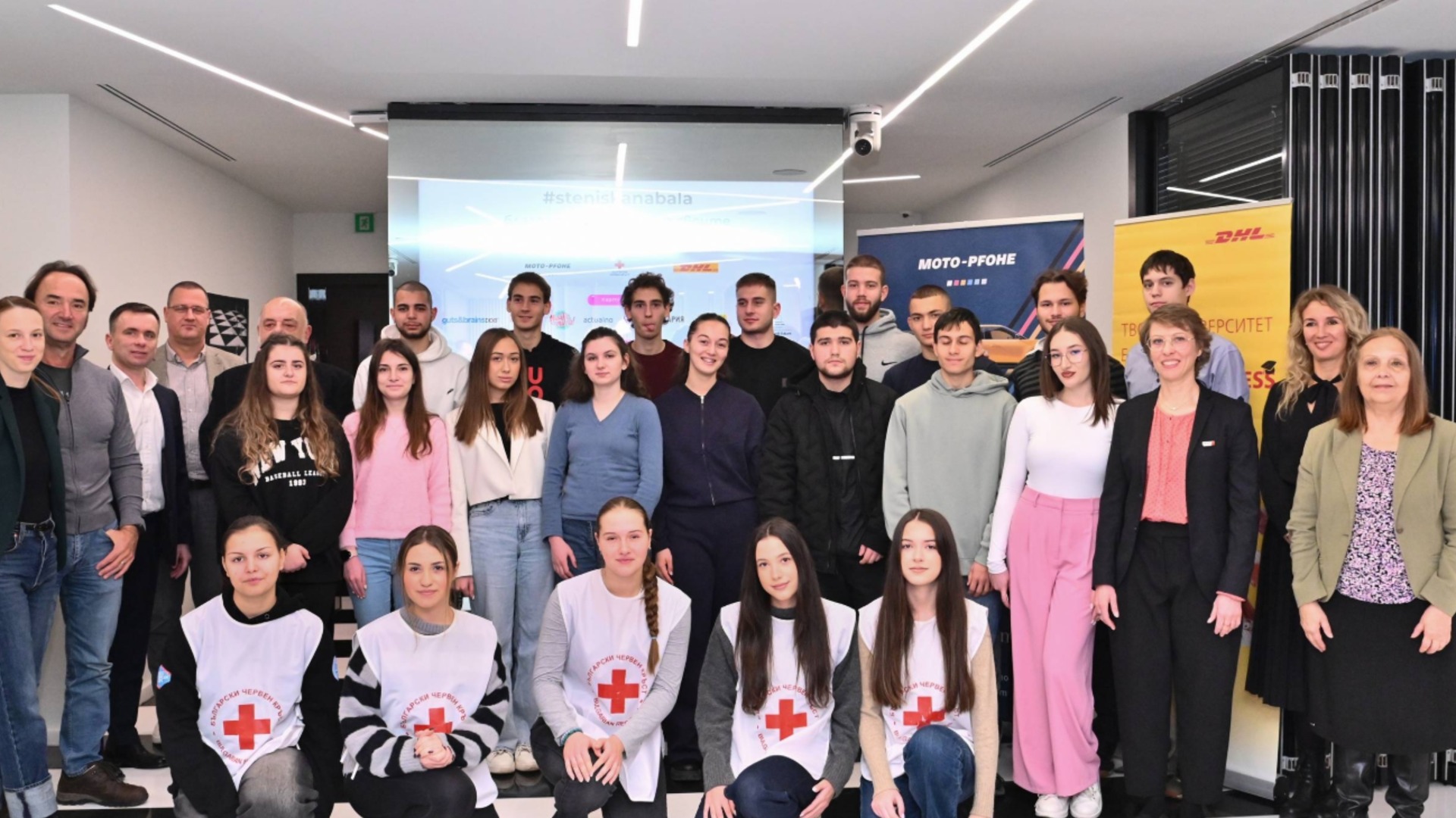 #steniskanabala отправляет свой юбилейный 12-й сезон с пожертвованиями в размере 99 000 левов или 22 стипендиями для студентов-сирот для лучшего будущего