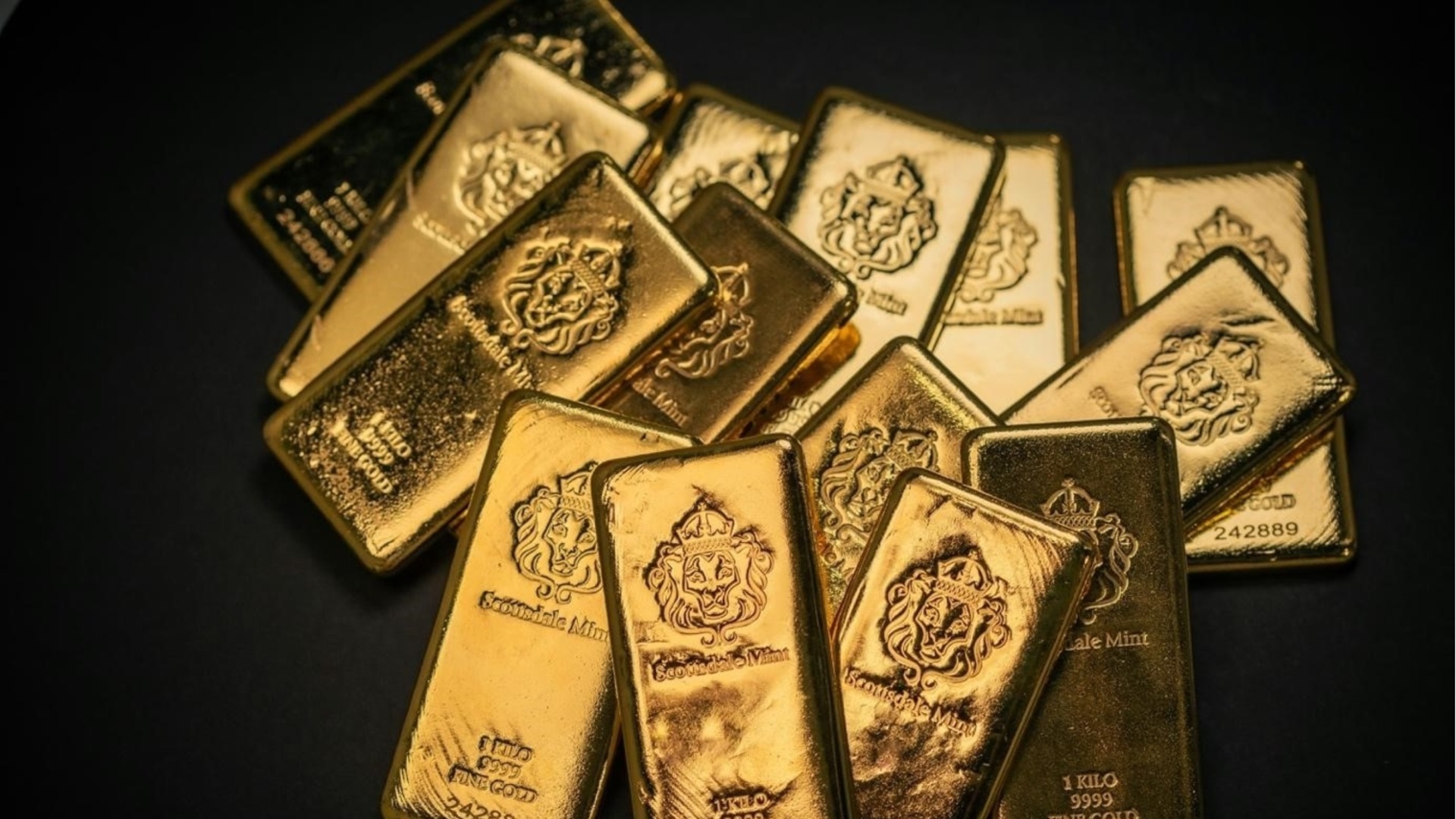 По итогам года: Золото, серебро и платина подорожали до рекорда