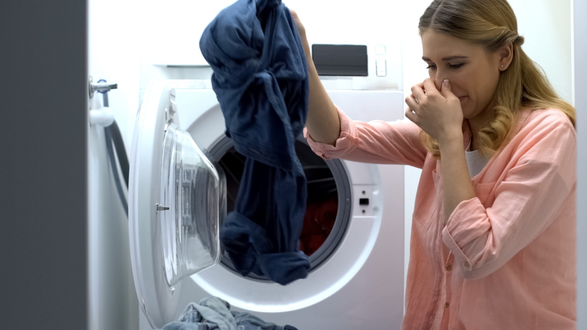 Каковы наиболее распространенные причины неприятного запаха пота?