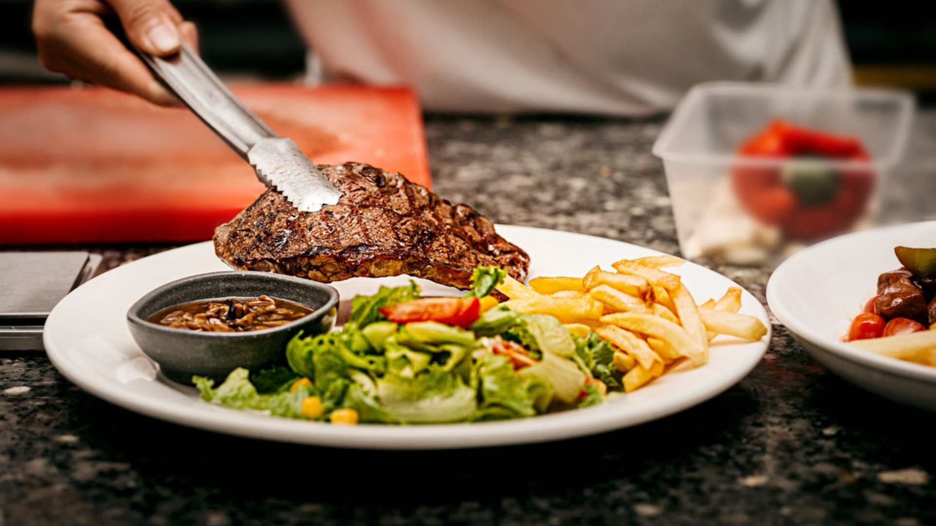 Какие салаты к стейкам лучше осенью