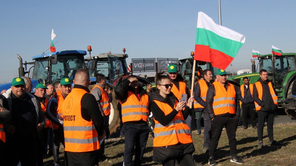 40 наших фермеров протестовали в Страсбурге против МЕРКОСУР, хотя ЕК заявила им, что Болгария победит (ВИДЕО)
