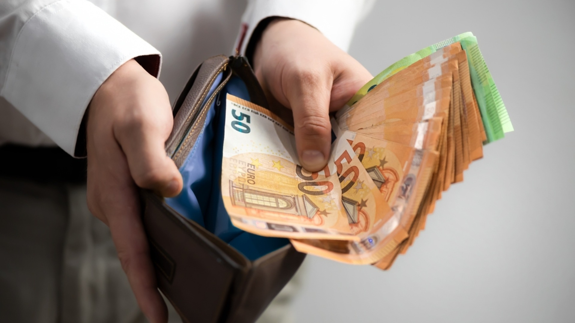 Минимальная зарплата становится 620 евро, вступаем в год с расширенным бюджетом