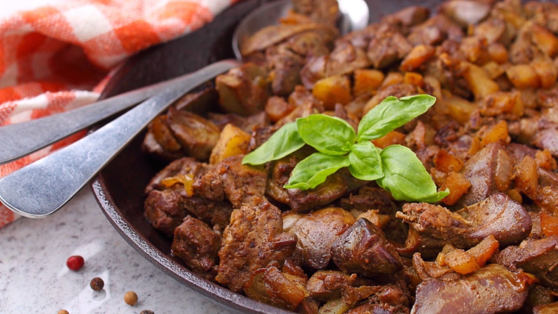 Куриная печень в сметане тает во рту