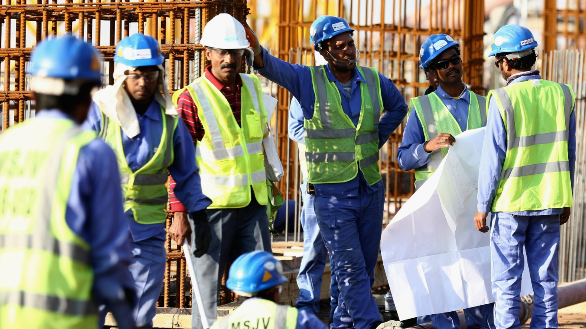 Решают ли рабочие из Непала и Филиппин проблемы рынка труда в нашей стране: опрос