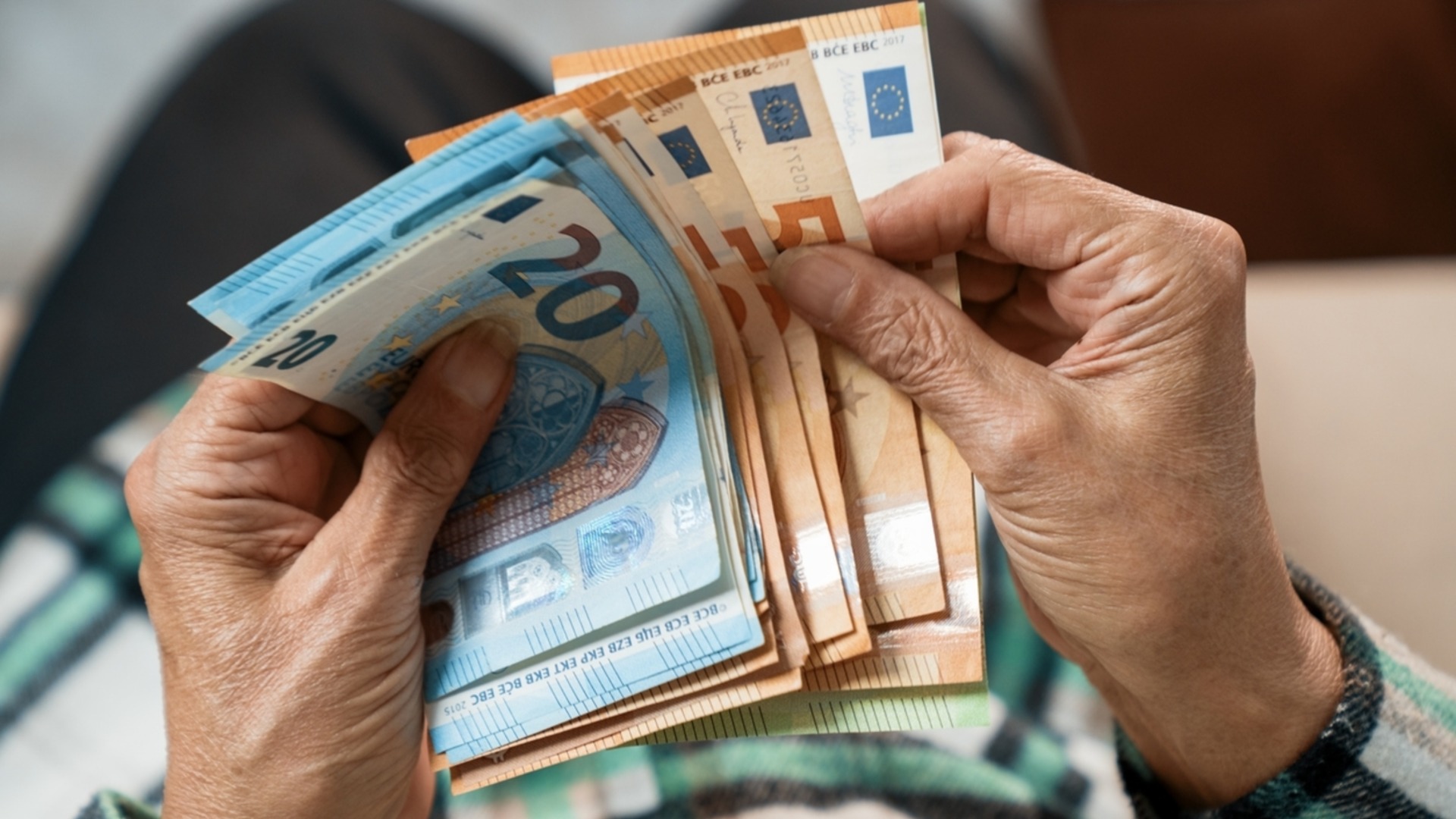 Почти 50% левов выведено из обращения, курс лев-евро в банках становится одинаковым