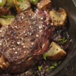 Как приготовить стейки на картофельных канапе