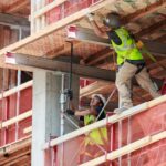 Административные правонарушения, люди без контракта и опасная среда: как работодатели нарушали закон в 2025 году.