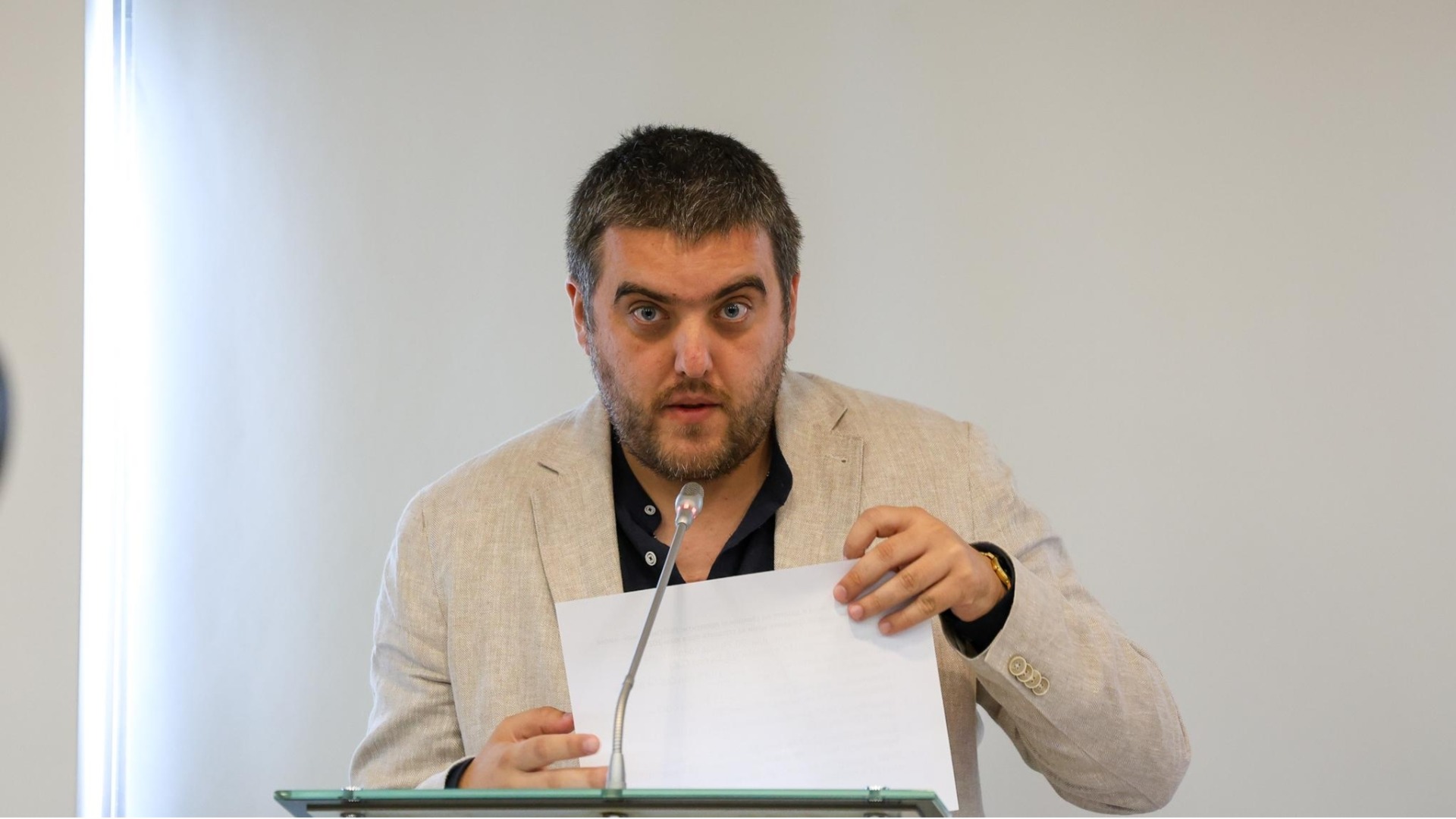 КНСБ объявил о новых протестах: Без нового бюджета государство находится в «свободном падении»