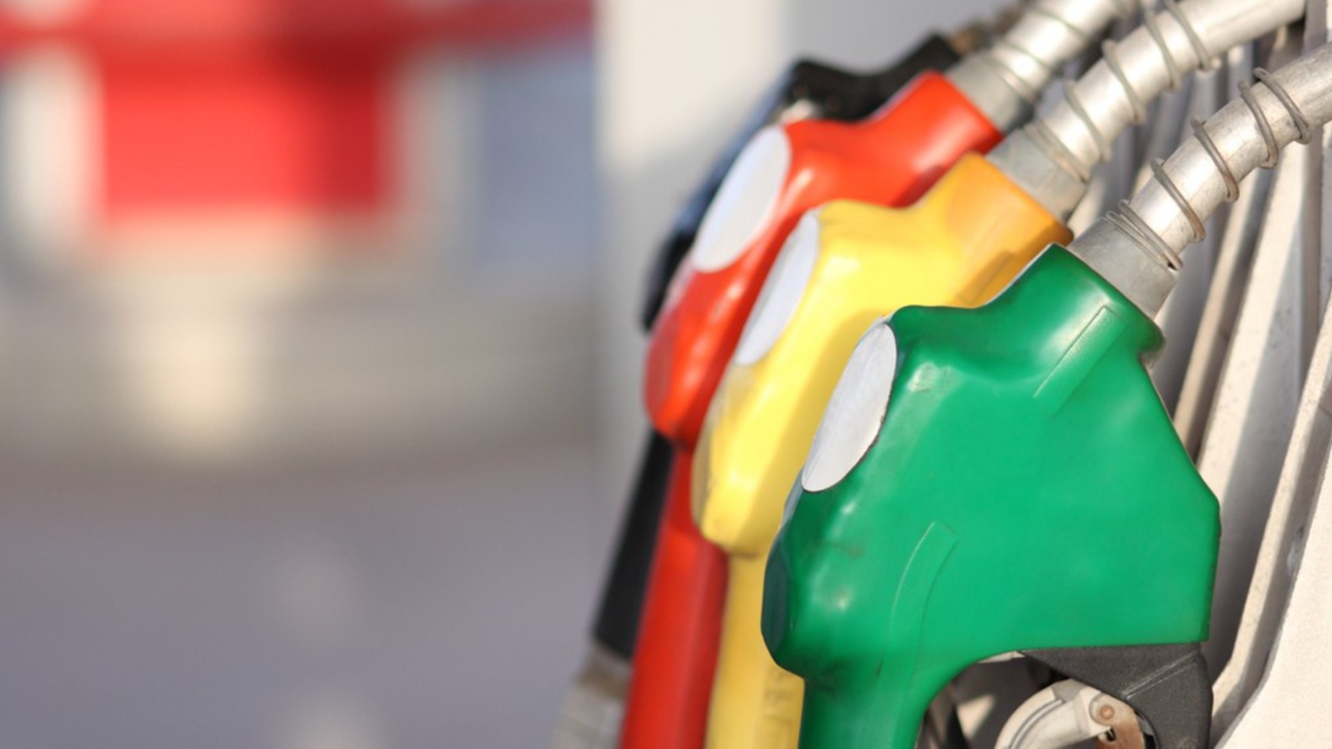 «Водителям быть спокойным»: Заправки и цены в евро