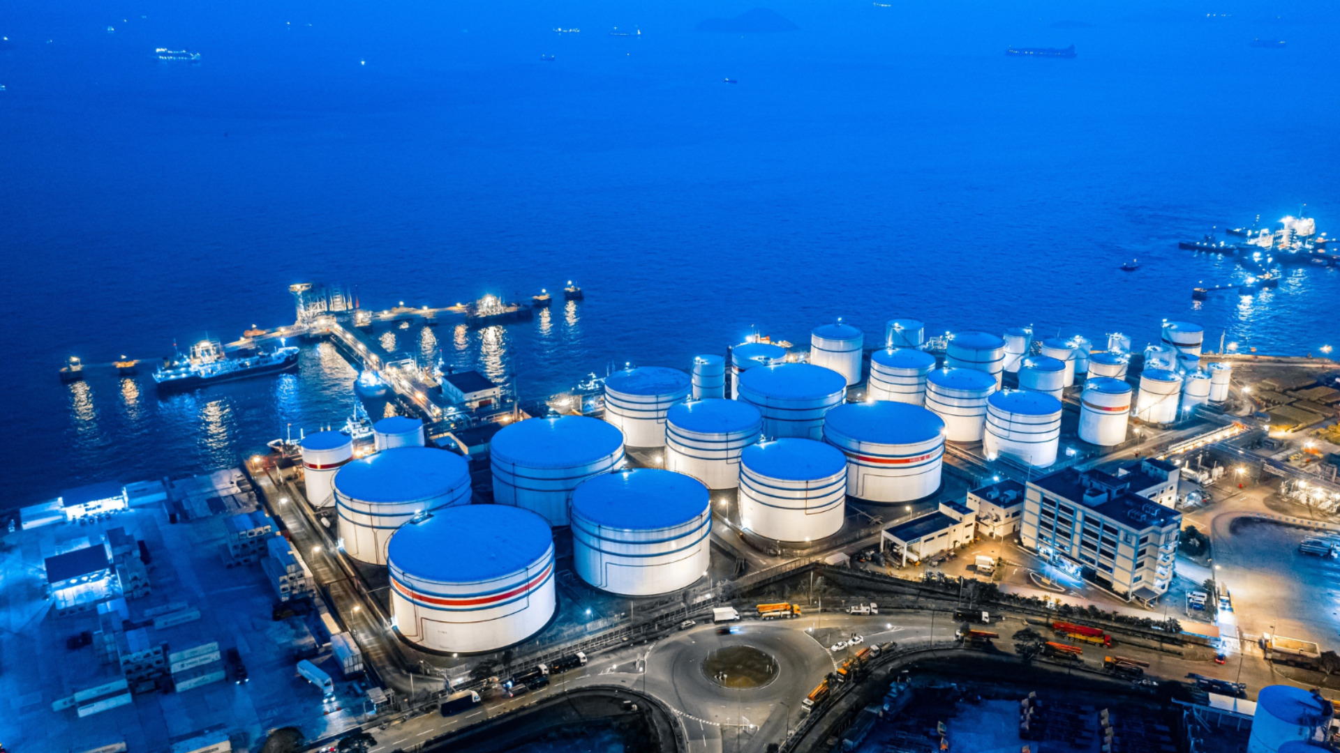 Крупнейший нефтеперерабатывающий завод Индии заявил: российской нефти пока нет