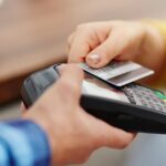 Звонок от торговцев: На день-два сделайте упор на оплату картой.