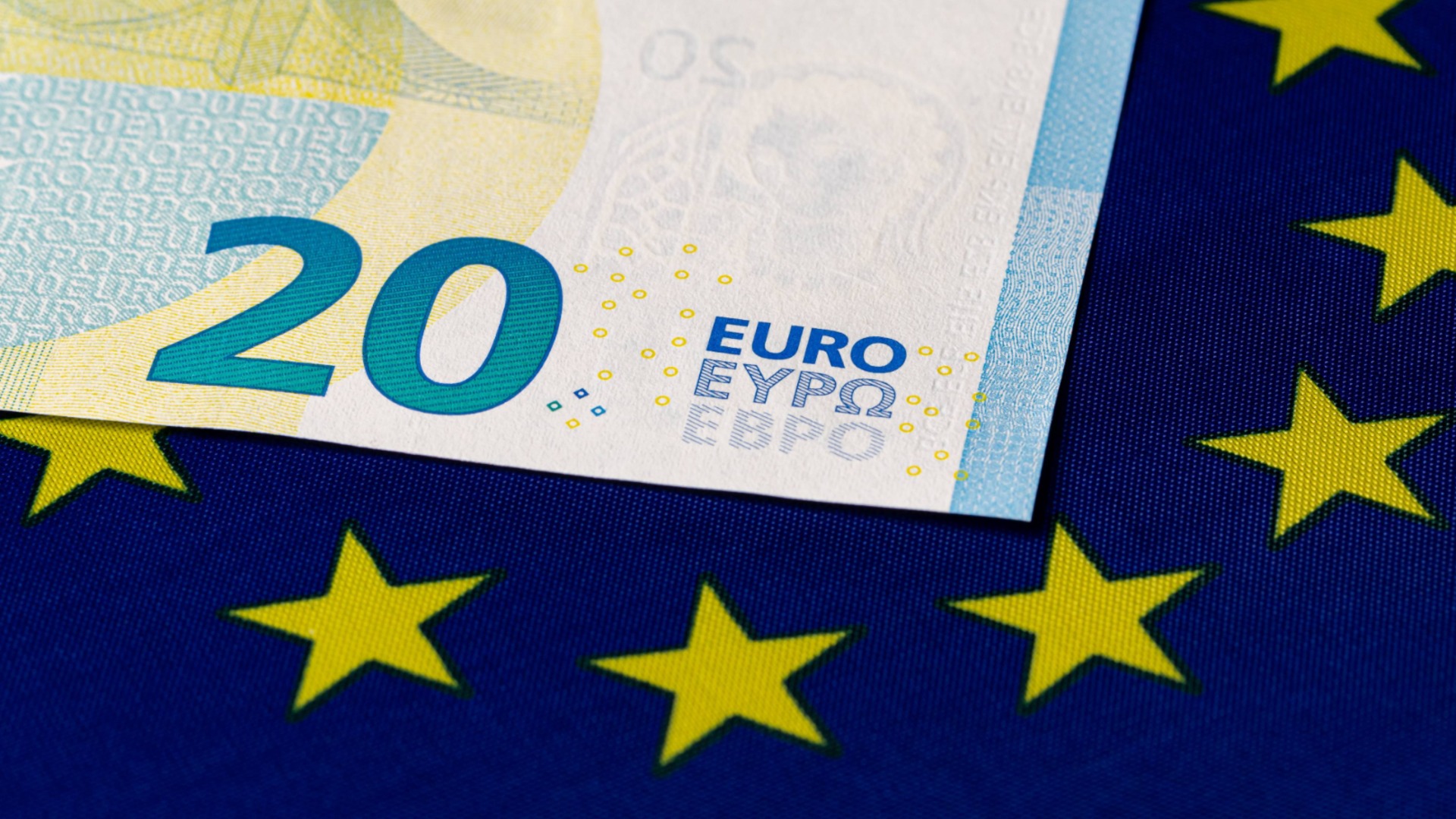 28 дней с евро: куда движется инфляция по мнению экономистов