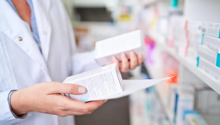 DEC рекомендует обновить инструкции к препаратам, содержащим азитромицин, бозутиниб и другие вещества