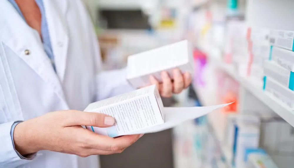 DEC рекомендует обновить инструкции к препаратам, содержащим азитромицин, бозутиниб и другие вещества