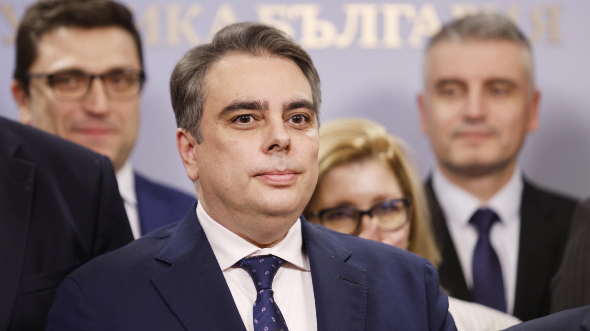 Васильев газете "Эль Паис" о евро: Нам удалось стабилизировать экономику за счет повышения зарплат и пенсий