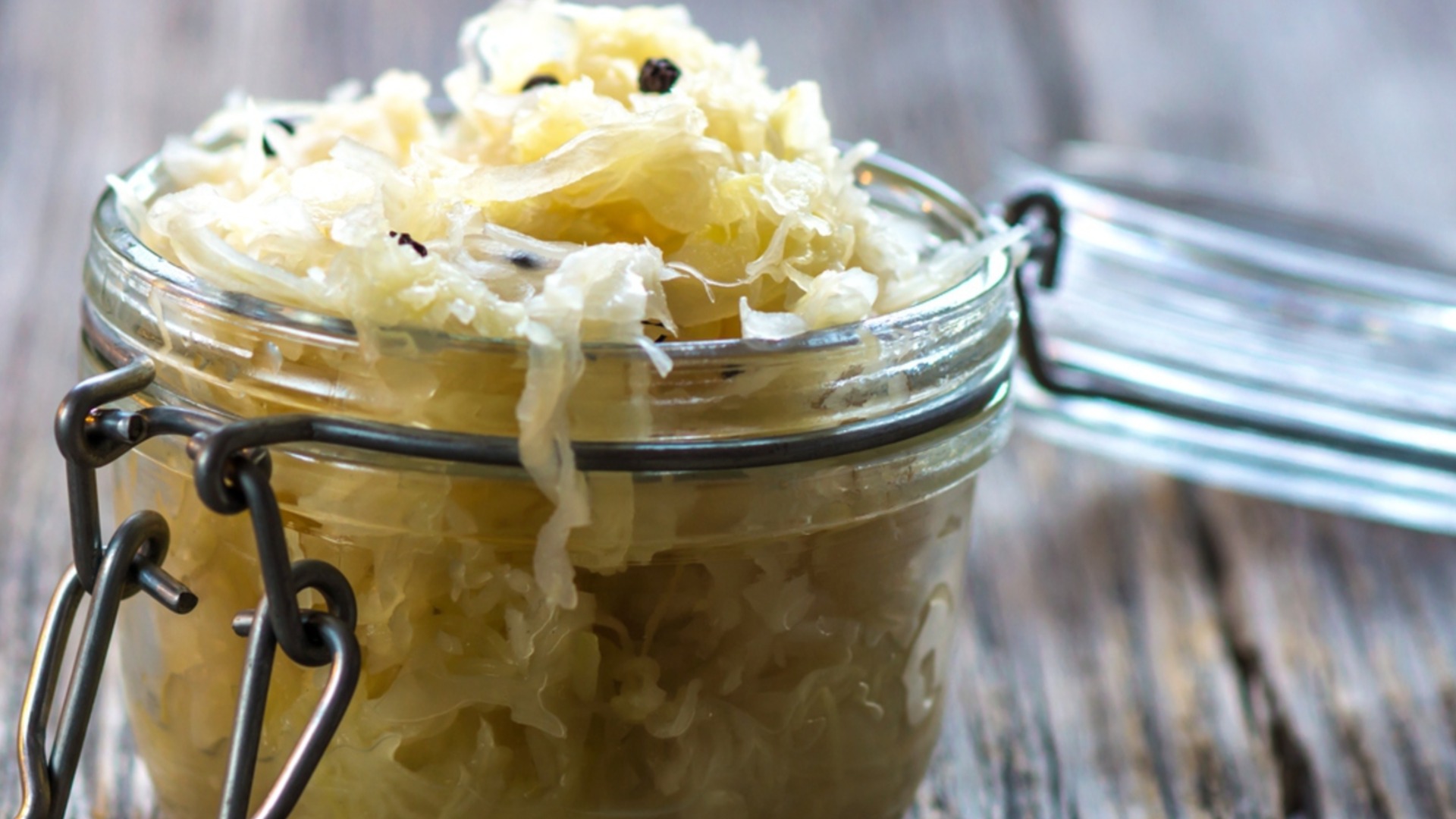 Квашеная капуста в банках: Без варки и долгого ожидания