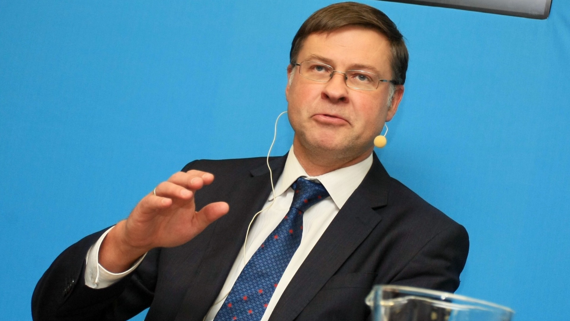 Домбровскис: Поздравляю, Болгария! Ты стал сильнее!