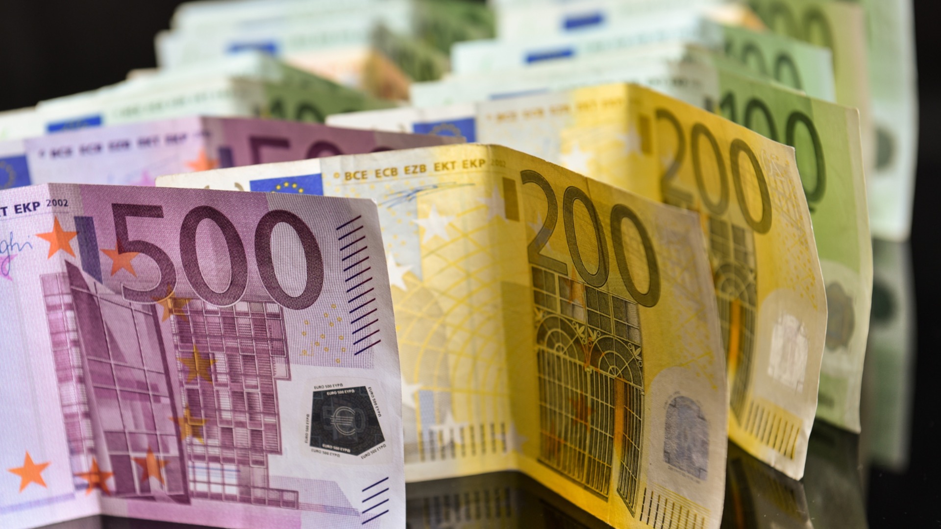 Одинаковые и разные: Особенности банкнот и монет евро
