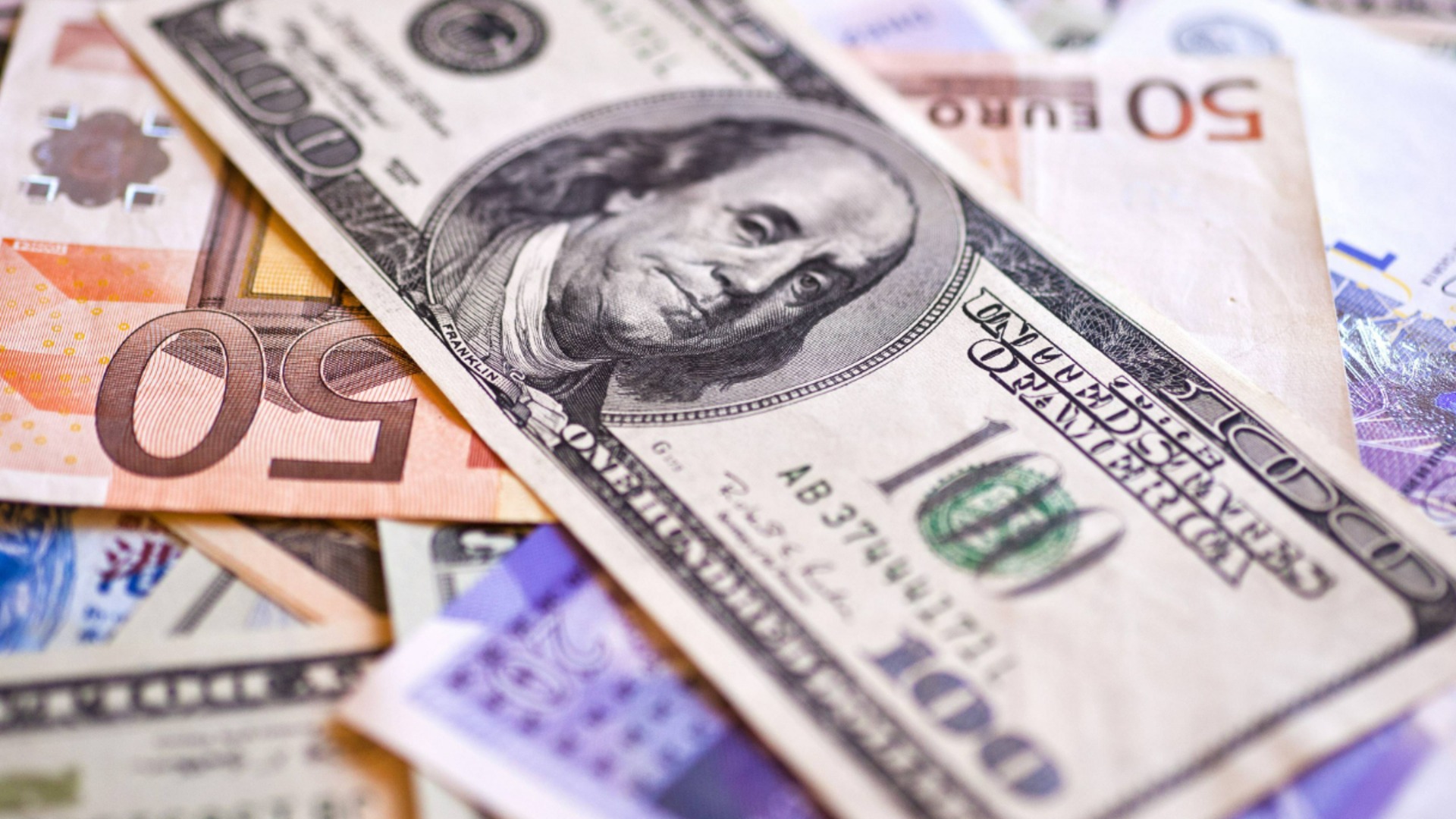 Евро ослабнет по отношению к доллару в 2026 году: прогноз