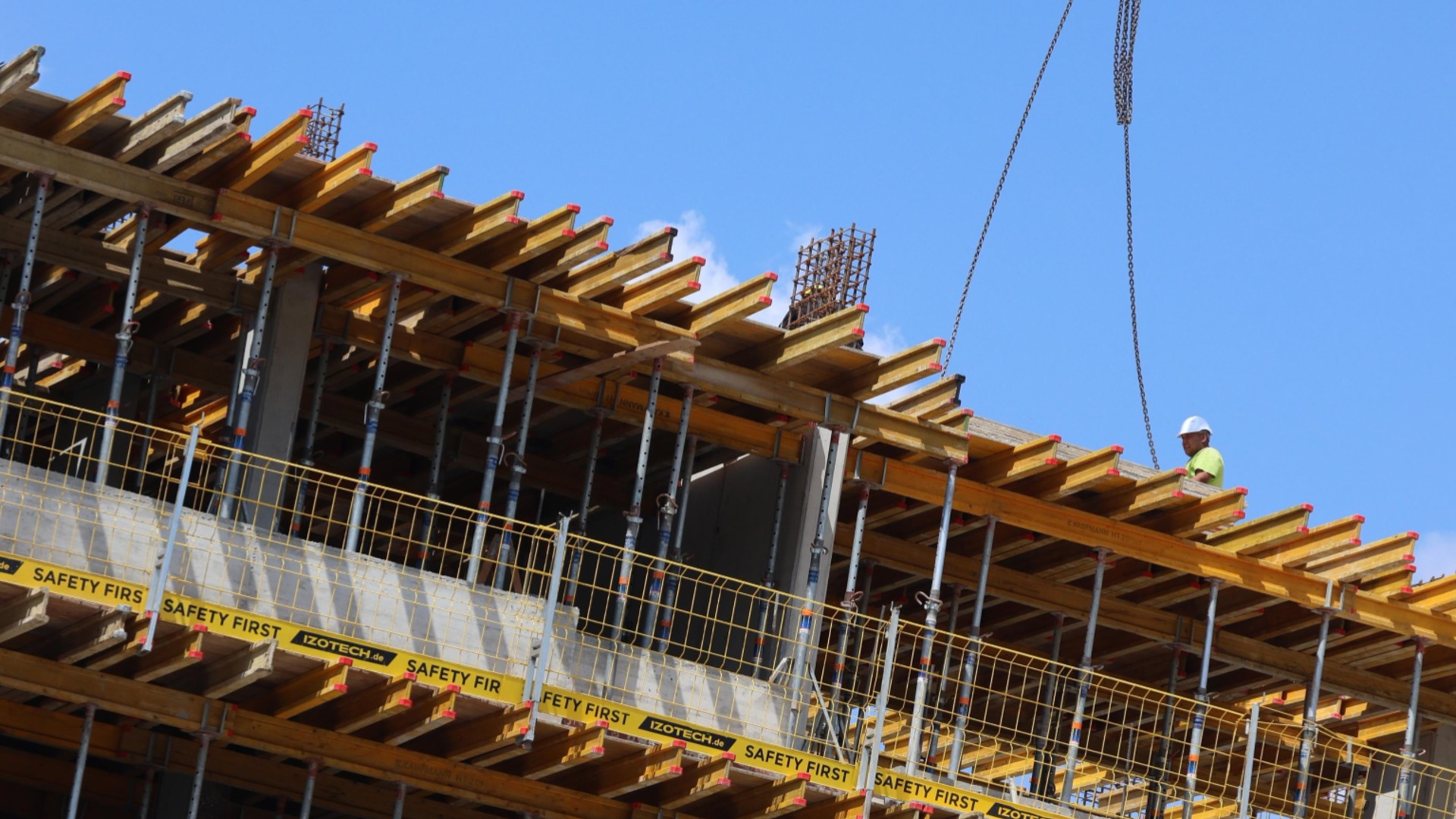 Закончилась ли паническая скупка домов перед евро: эксперты с подробностями рынка