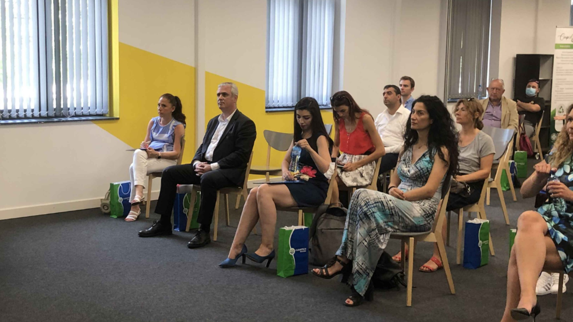 КЗП обнаружил недобросовестную практику продаж, организованную в гостиницах и конференц-залах