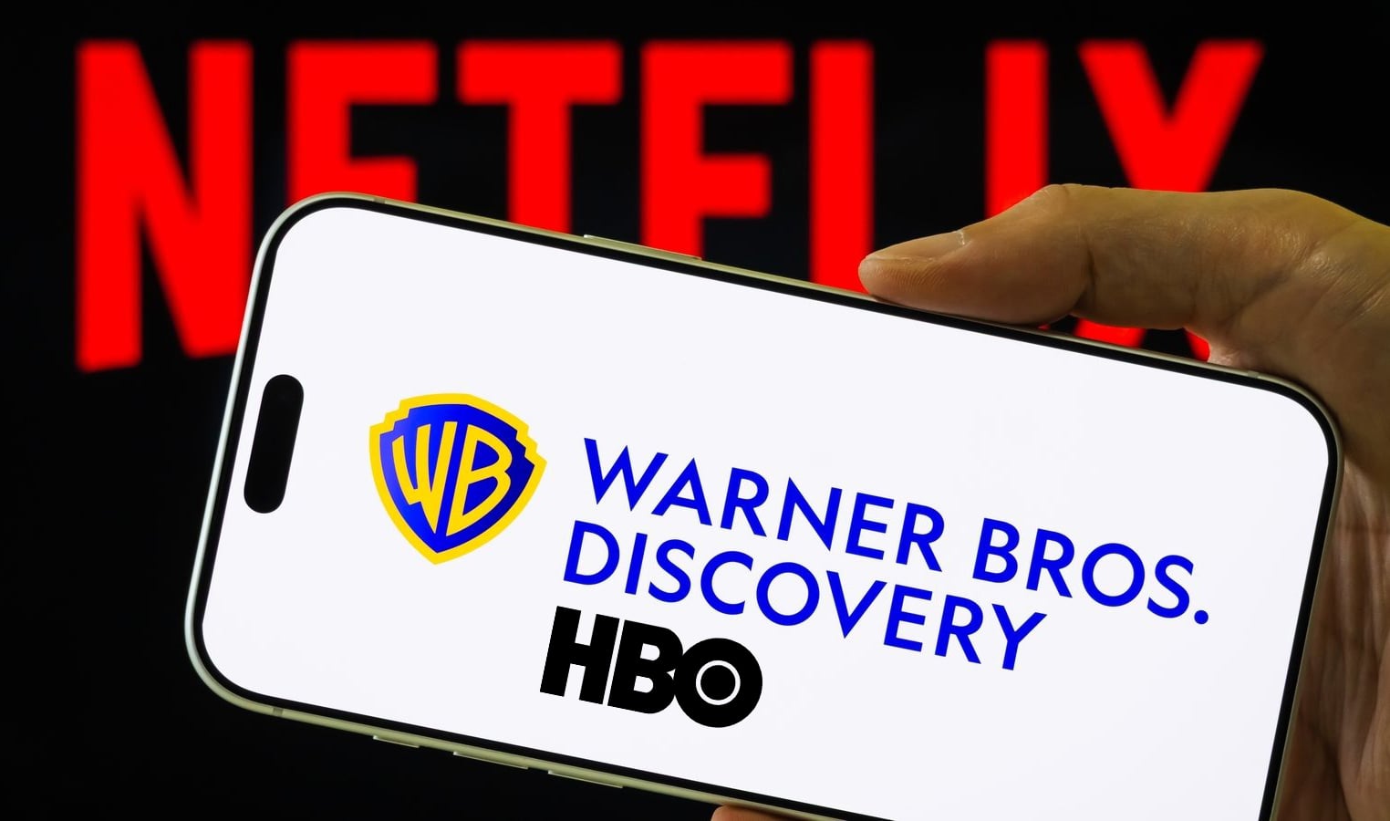 Netflix вкладывает 83 миллиарда долларов наличными и ускоряет приобретение Warner Bros. Discovery, включая HBO.