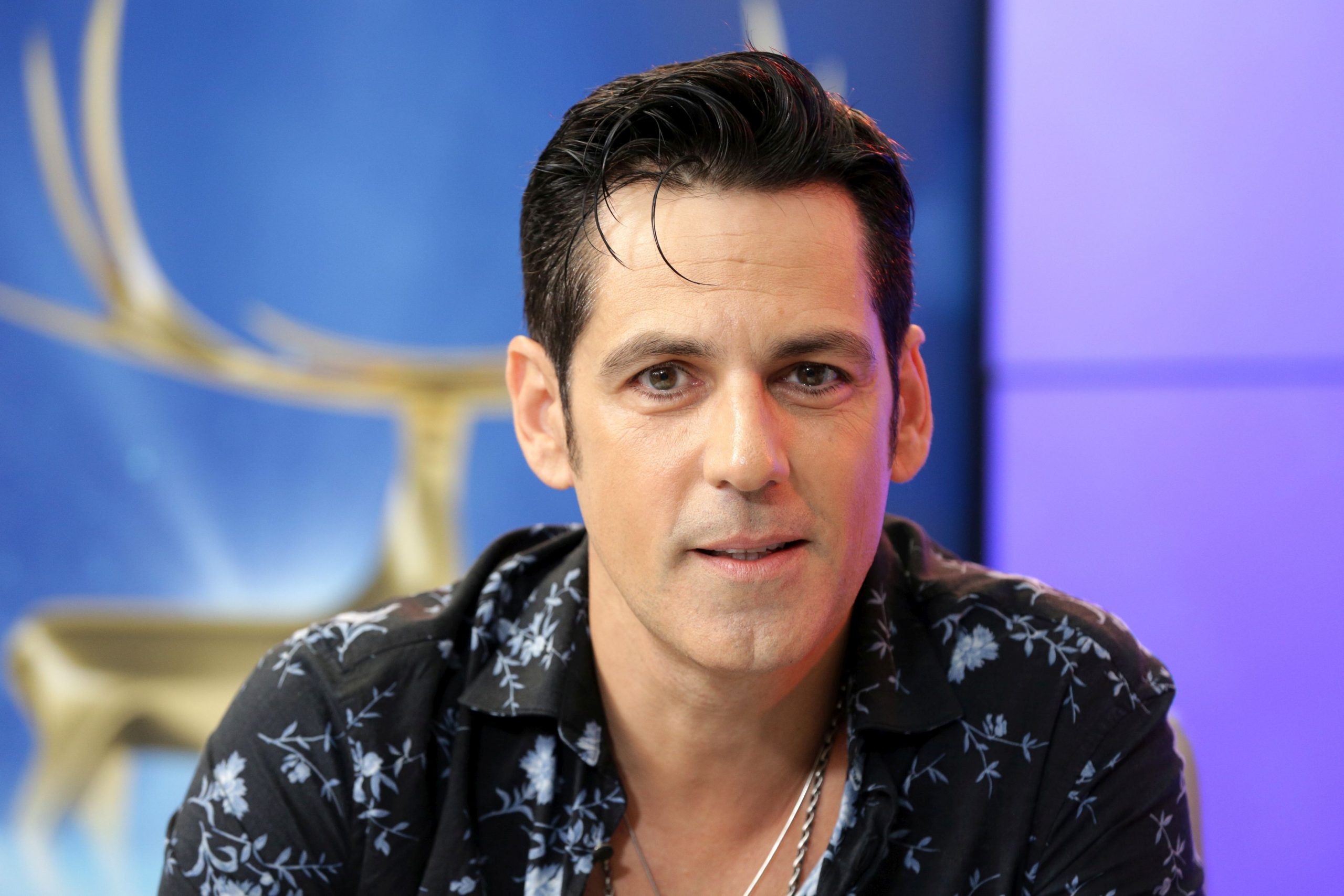 Штефан Бэница-младший в непривычной позе. Его даже сфотографировала жена Лавиния Пырва: «Давай, папа»