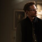 мрачная комедия с искусственным интеллектом, терапией и людьми, которые думают, что заново изобретают мир