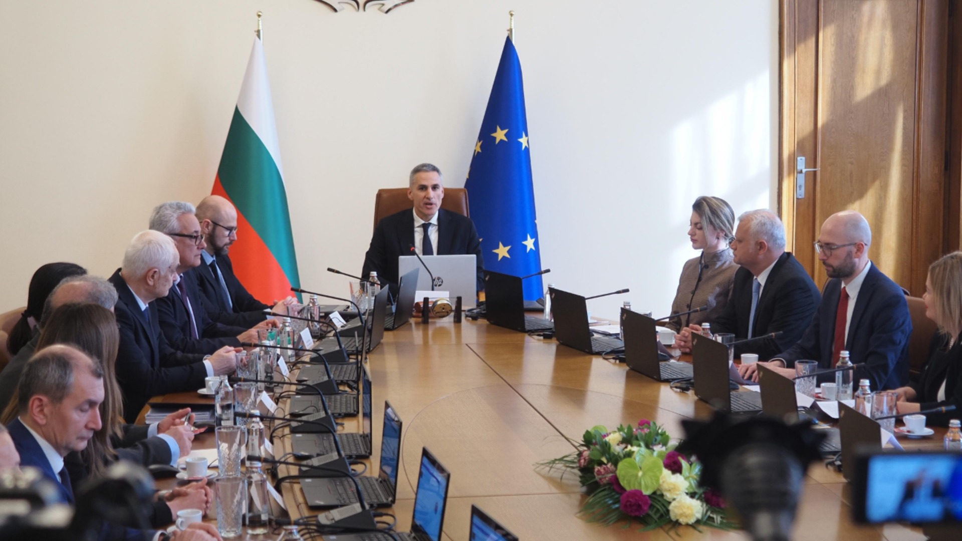 Власти приняли расширенный бюджет на 2026 год со сроком исполнения – до принятия обычного