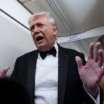 Безумное заблуждение Трампа по поводу экономики: Все прекрасно, но это не так и он не знает почему (ВИДЕО)