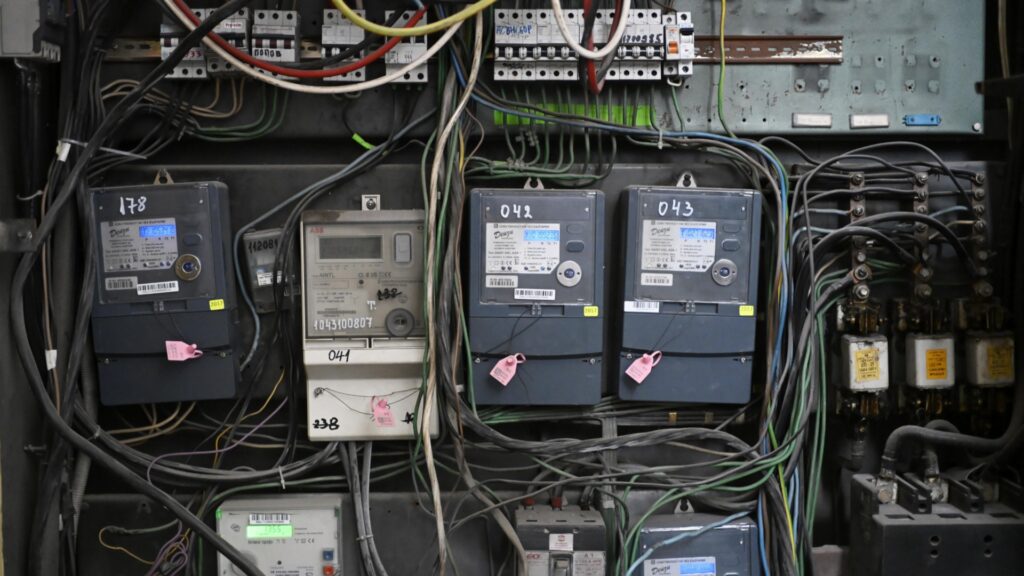 Посыпались сотни жалоб на высокие счета за электроэнергию: KEVR объяснил, что дальше