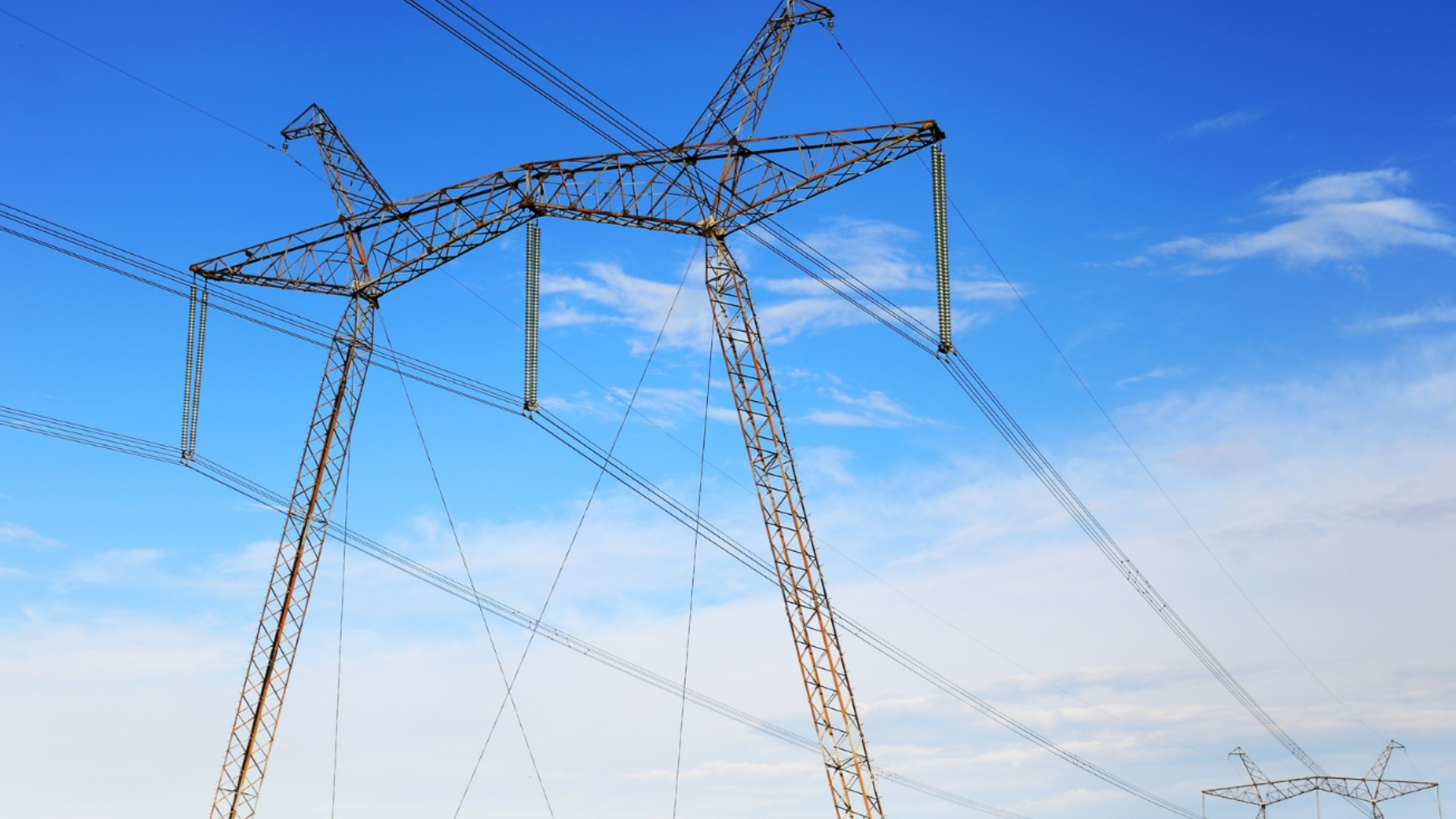 Украина продолжает импортировать электроэнергию из стран-соседей