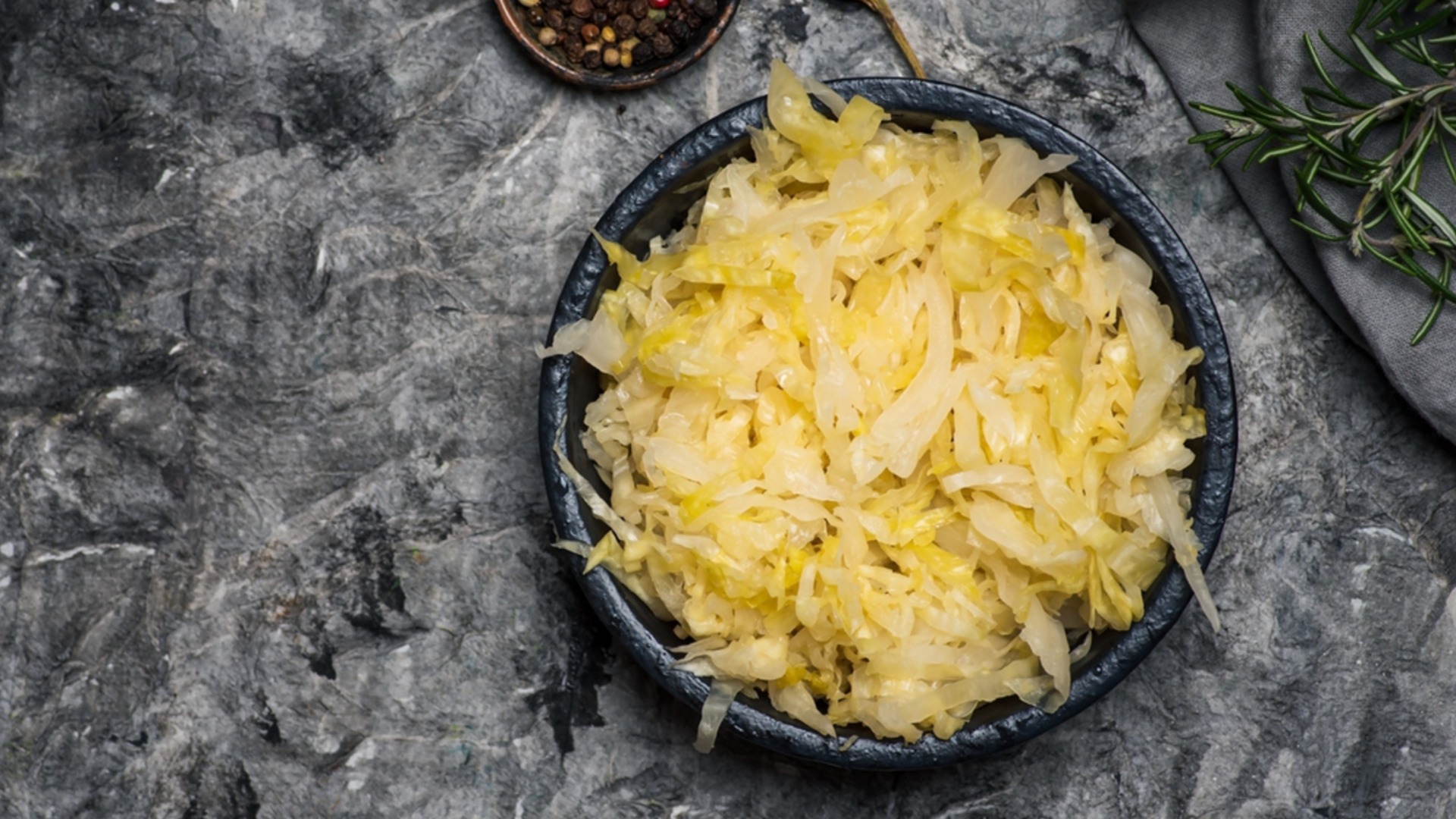 В какие дни в ноябре 2025 года лучше всего готовить квашеную капусту